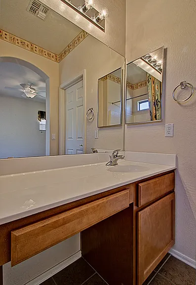 2050 N Arbor Ln — Photo 8