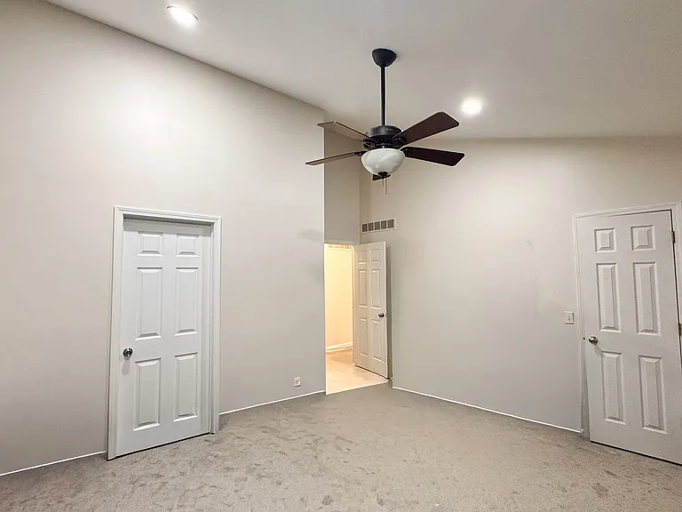 915 Huntclub Blvd — Photo 13