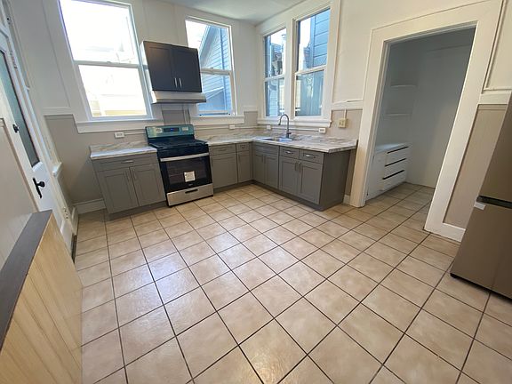 4th image of 2830 California St Suite 1