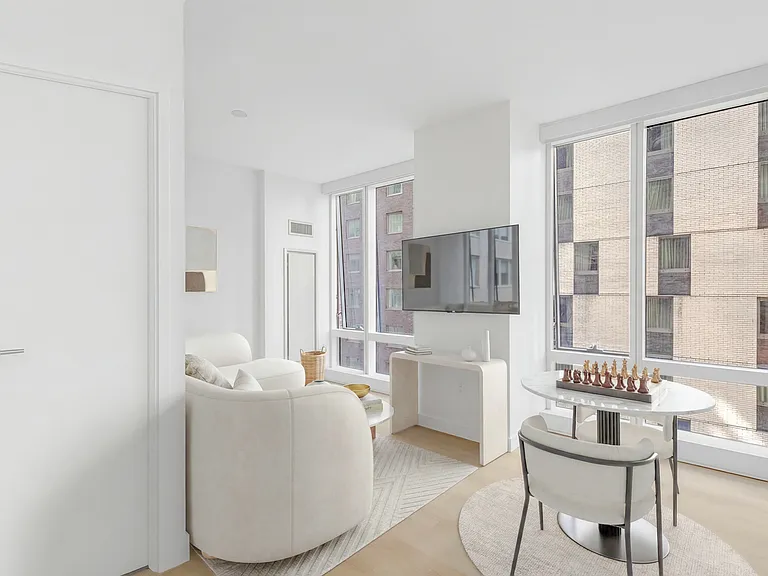 7 Platt St #19G — Photo 1