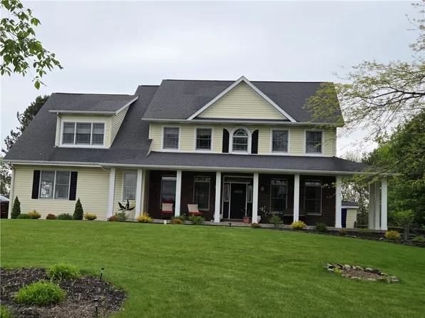 105 Cedar Dr, Slippery Rock, PA 16057