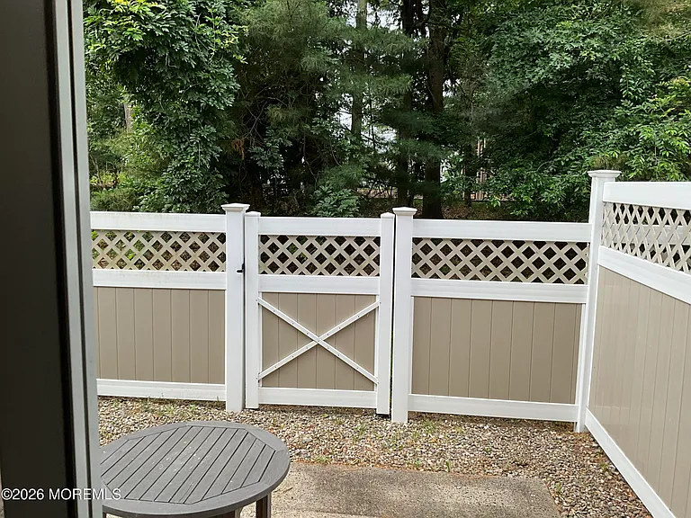 67 Daniele Dr — Photo 25