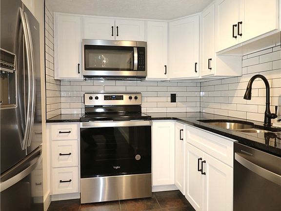 5th image of 1311 Cleveland Rd W