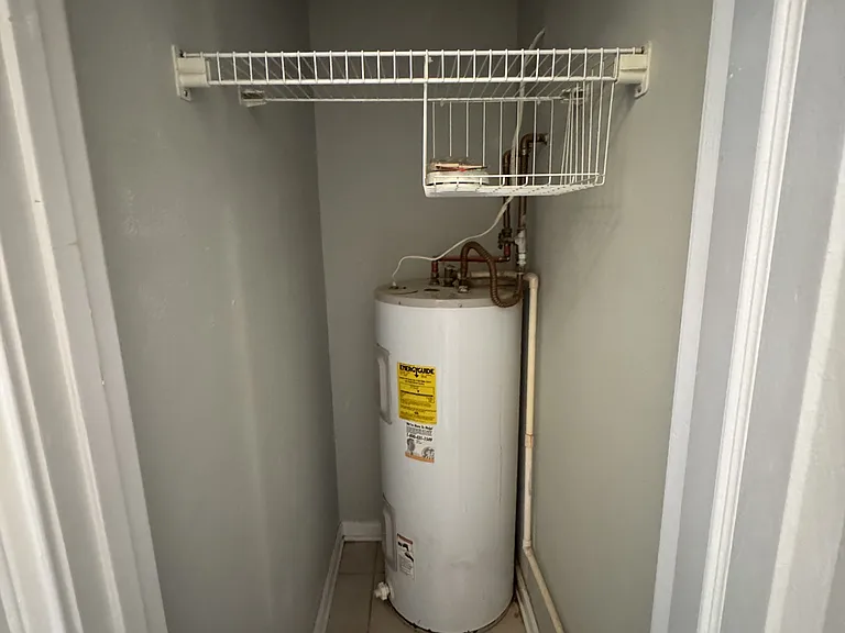 397 Oakland Rd — Photo 10