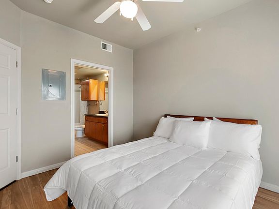 2nd image of 2515 Pearl St #108