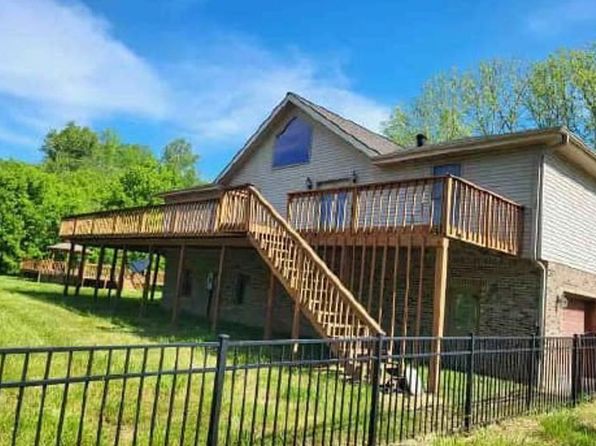 32 Garrett St, Dayhoit, KY 40824