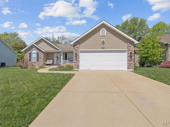 3rd image of 1219 Woodside Dr