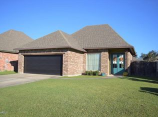 105 Fox Creek Dr, Youngsville, LA 70592