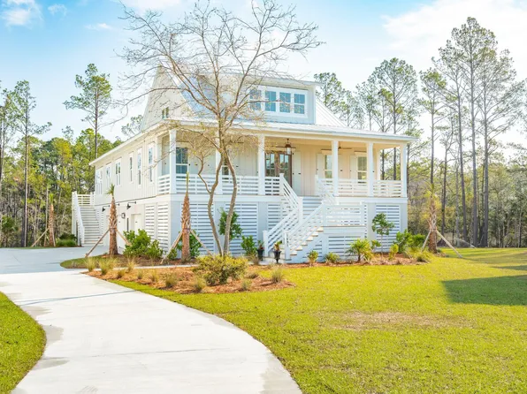 1691 Crab Bank Dr, Mount Pleasant, SC 29466