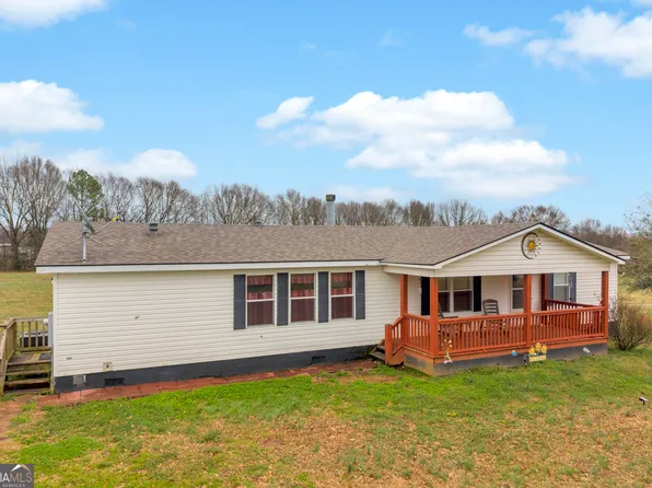 261 Green Meadows Dr, Hartwell, GA 30643