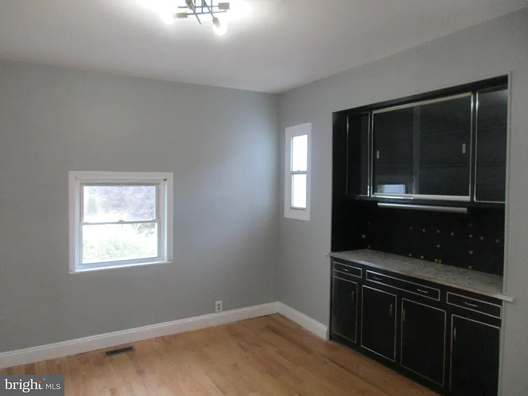 2805 Oakley Ave — Photo 3