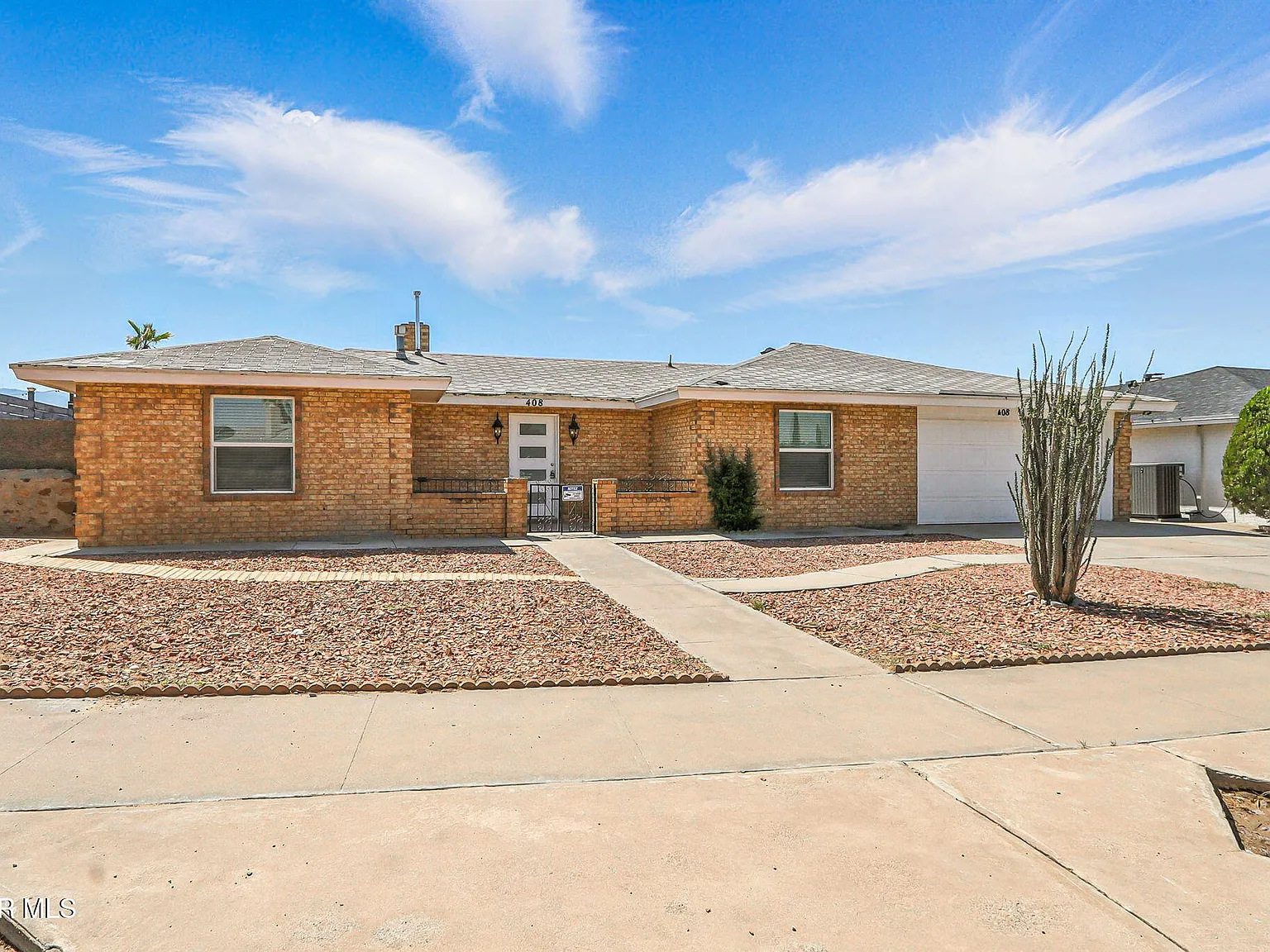 4 bed, 2.0 bath, 1995 sqft, $2,500 — Photo 2