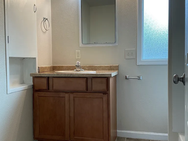 123 W Birch St — Photo 6