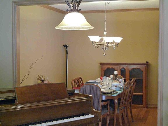 5th image of 2100 Cobblestone Ct APT 102