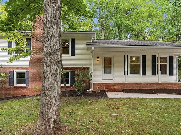 3rd image of 6408 Dixon Dr