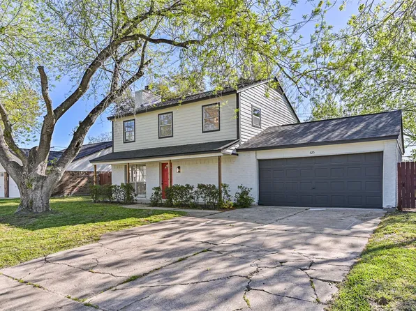 425 E Castle Harbour Dr, Friendswood, TX 77546