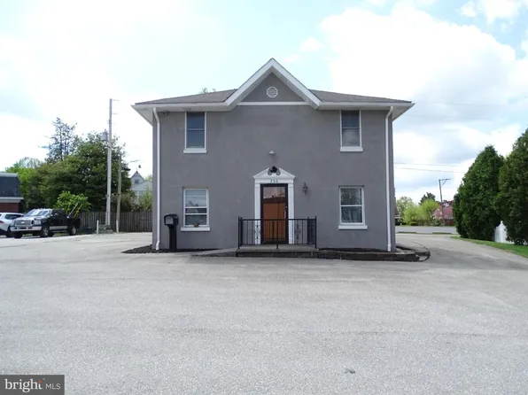 206 N 3rd St, Hanover, PA 17331