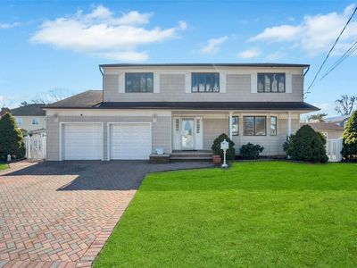 818 Windmill Avenue, West Babylon, NY, 11704