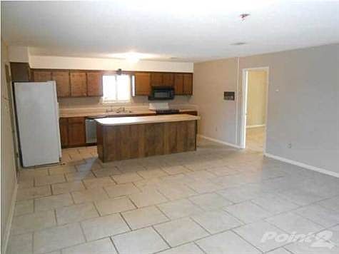 3rd image of 403 Dolphin St