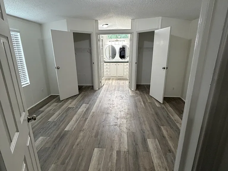 2310 Thomas Wayne St — Photo 2