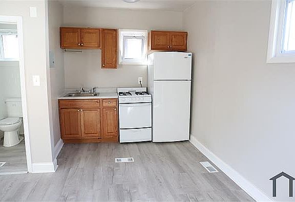 5th image of 1605 Homestead St APT 5
