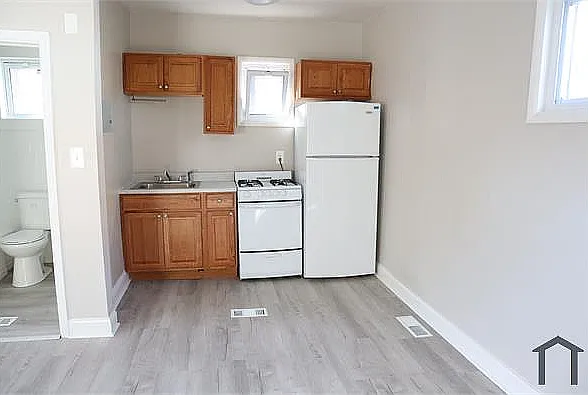 1605 Homestead St #5 — Photo 5