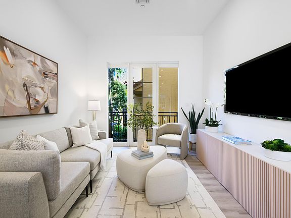 3rd image of 506 SE 7th Street #305