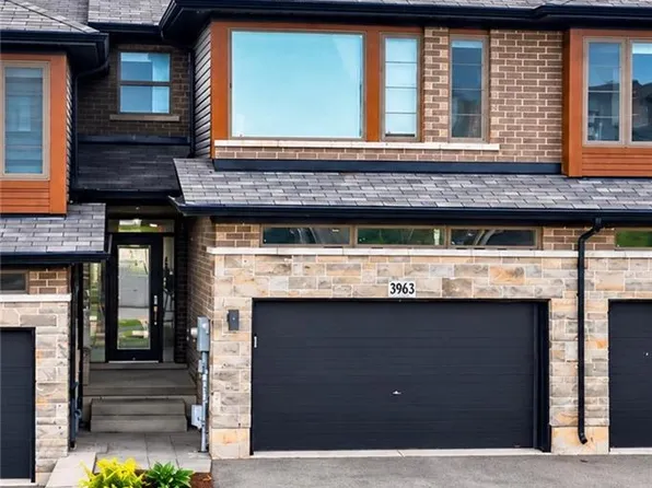 3963 Crown St, Lincoln, ON L3J 0T1