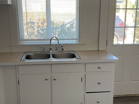 4th image of 335-3355 W 2nd St #2