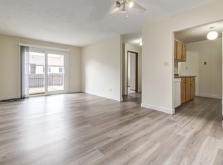 1 Huntington Hl NW #83B9331A1, Edmonton, AB T6H 5S6