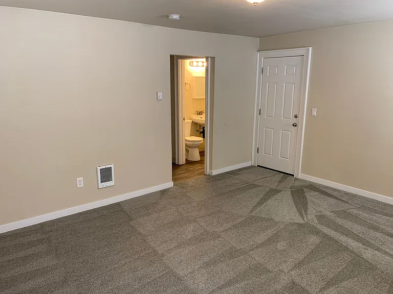 Avondale Apartments — Photo 99