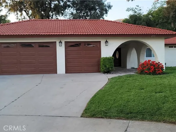 2931 Roadrunner Ct, Highland, CA 92346
