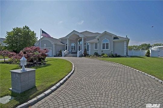 1st image of 23 Shoal Dr