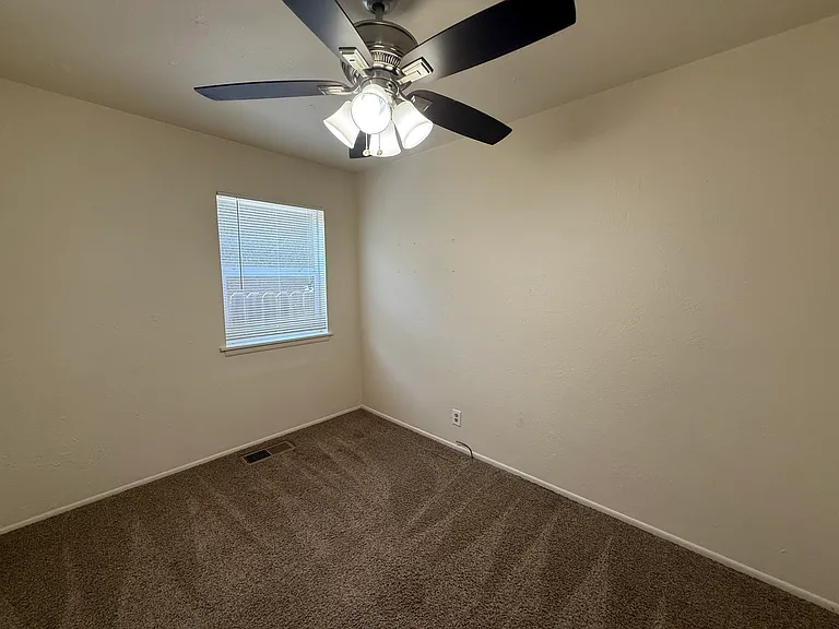 390 Ash St #1 — Photo 7