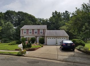 30 Azalea Dr, Edison, NJ 08820