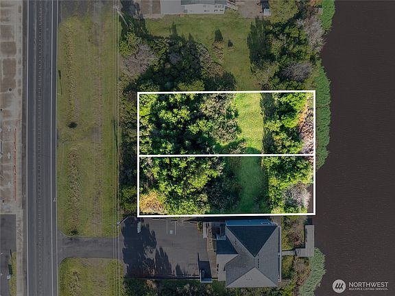 3rd image of 564 & 568 Point Brown Avenue NE