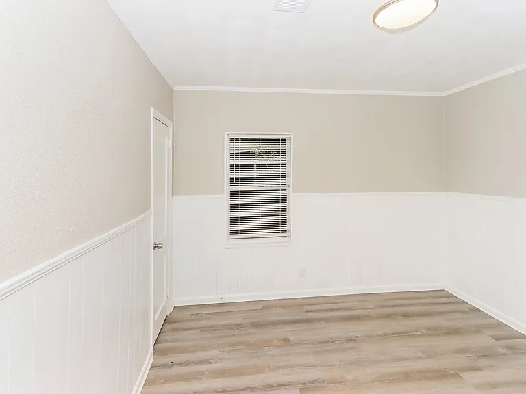 1765151_028_bedroom_13186777.jpg