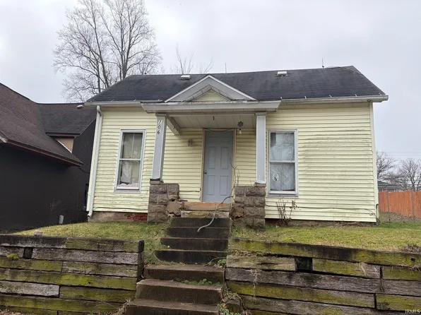 106 W Front St, New Carlisle, IN 46552