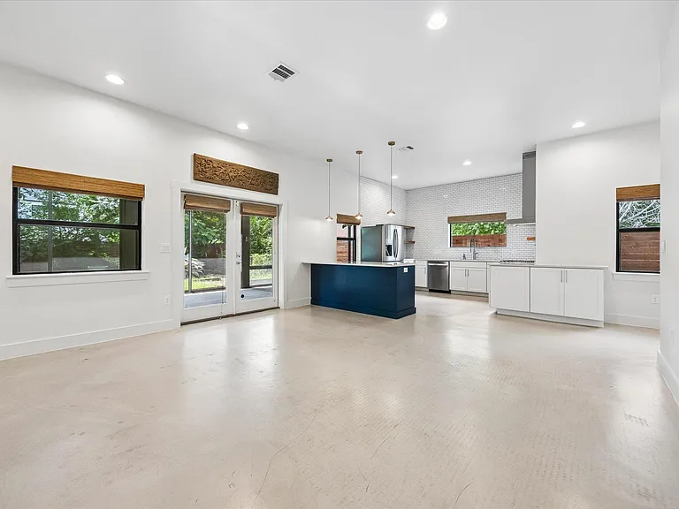 4506 Russell Dr #B — Photo 5