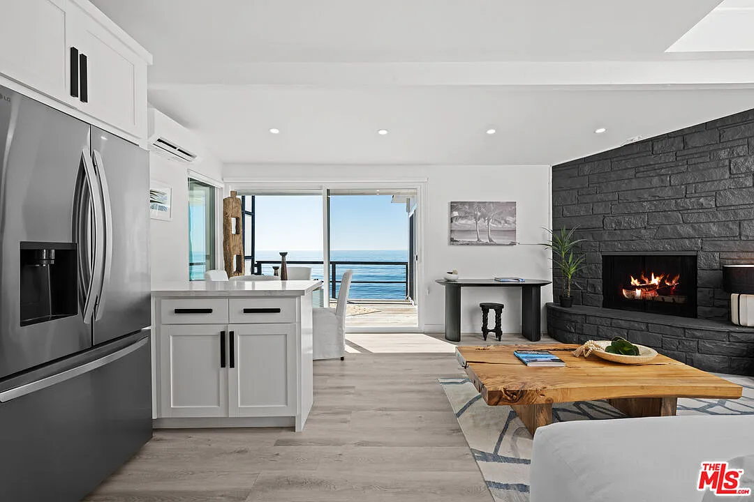 2 bed, 2.0 bath, $10,250 — Photo 3