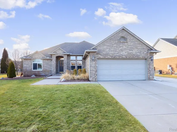 54669 Shady Creek Dr, New Baltimore, MI 48047