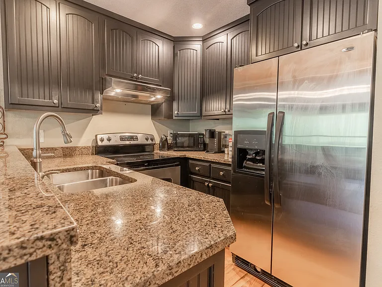 597 Meadow Brook Ln — Photo 30