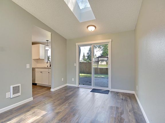 4th image of 9033 Quinault Dr NE