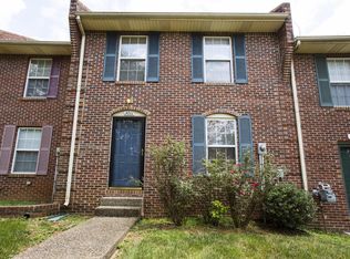 3011 Summerfield Dr, Louisville, KY 40220