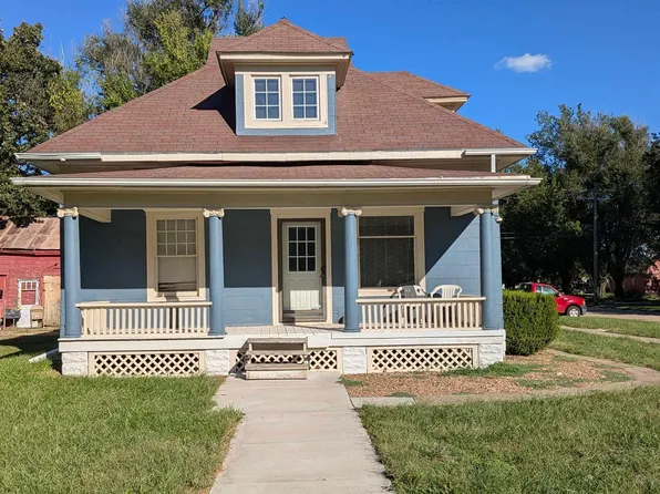 702 Sylvan St, Emporia, KS 66801
