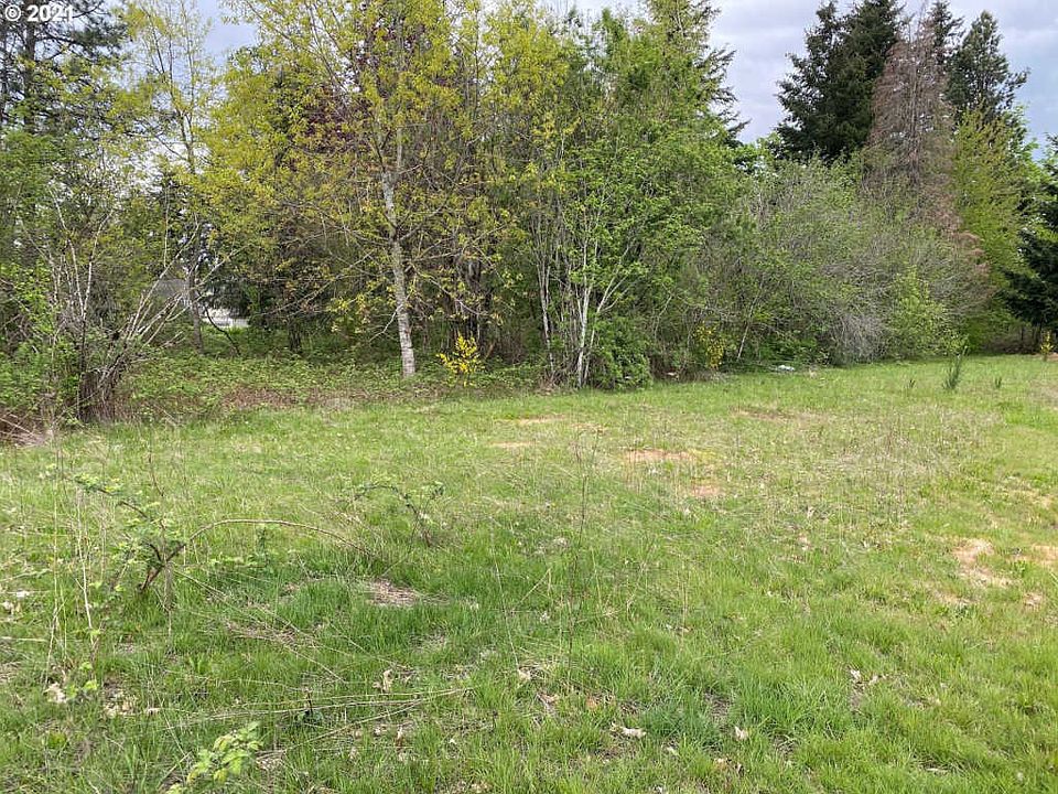 2nd image of 20939 NE Halsey St
