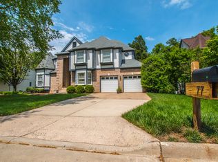 77 Rutherford Cir, Sterling, VA 20165
