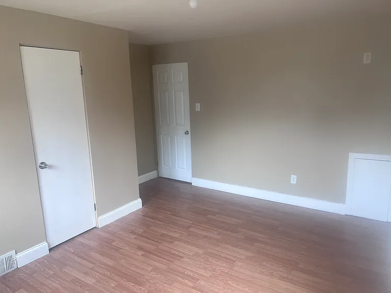 5000 Locust Ln — Photo 13