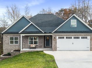 621 Sunset Valley Dr, Soddy Daisy, TN 37379
