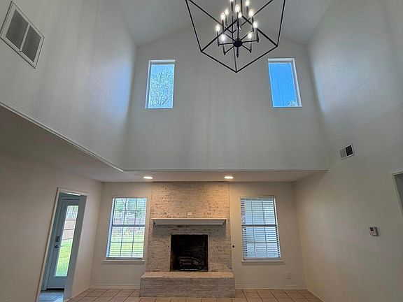 4th image of 20 Timber Ridge Dr